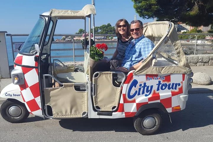 Classic Tuk Tuk City Tour Split image