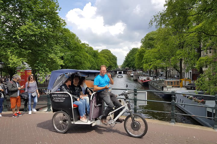 1,5 hours Amsterdam Rickshaw Tour image