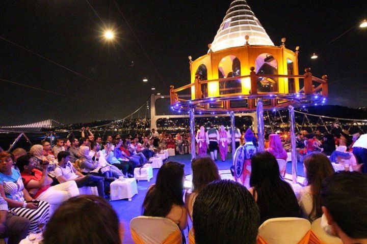 Istanbul Bosphorus Dinner Cruise with Turkish Show image