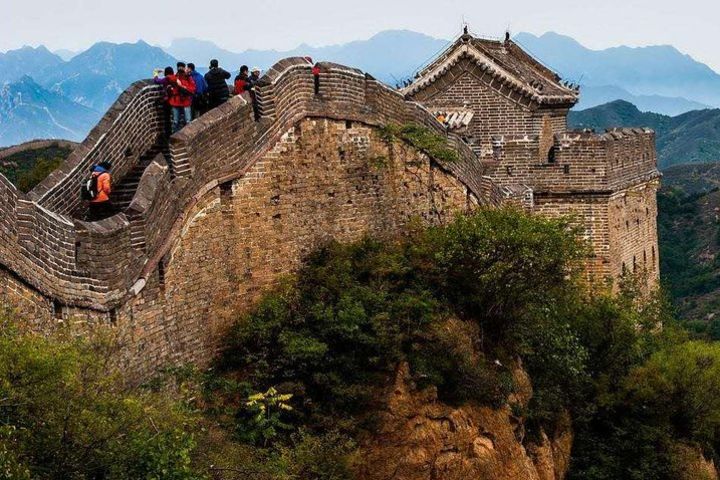 Private trip to Jinshanling Great Wall with Speaking-English Driver image