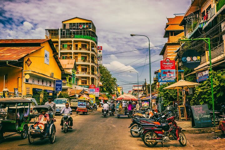 The Architecture of Phnom Penh by Cyclo image