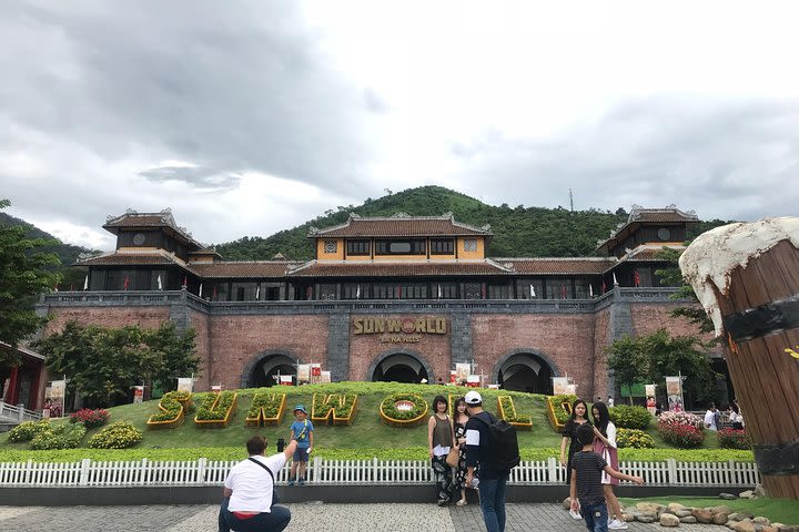 Transfer to Golden Bridge from Da Nang city  image