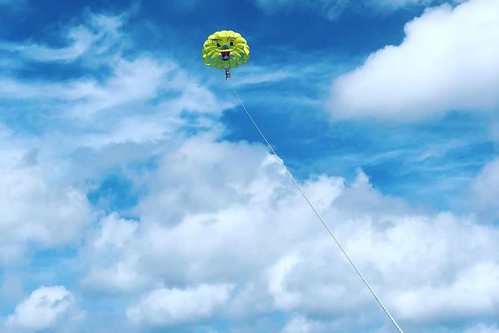 Parasailing image