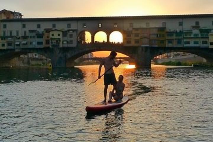 SUP at Ponte Vecchio with a Floating Drink - Florence Paddleboarding image