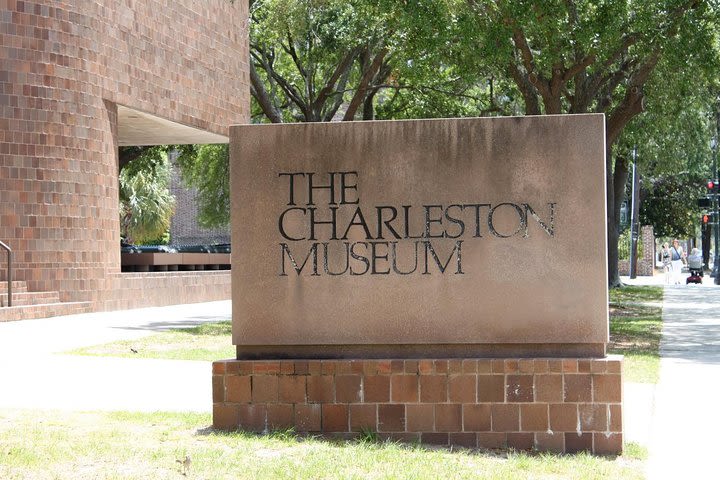 Charleston City Bus Tour with Charleston Museum Admission image