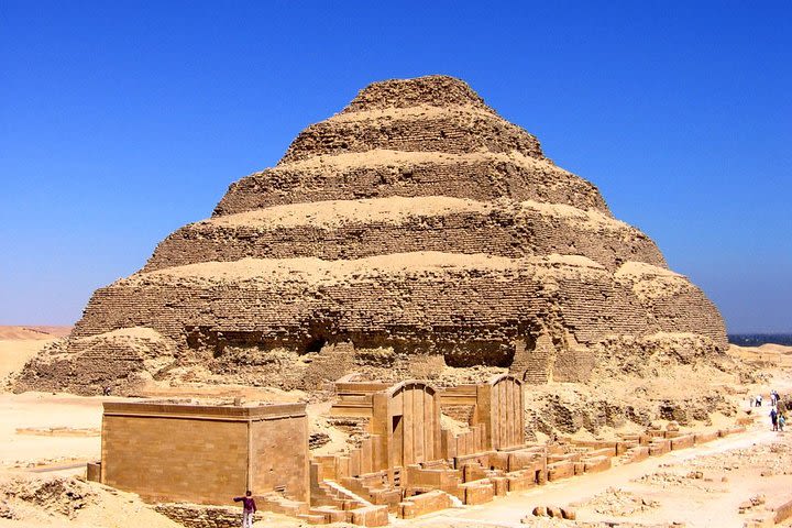 Private Full Day Tour to Giza Pyramids, Memphis and Sakkara with Lunch image