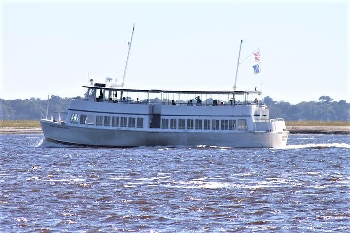 Charleston Land & Sea Combo: Historical Sightseeing Bus Tour with Harbor Cruise image