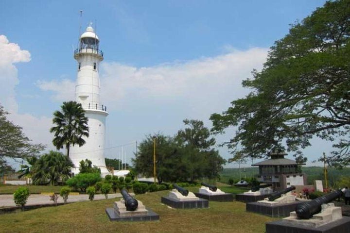 Private Tour Bukit Melawati Hall and Fireflies image