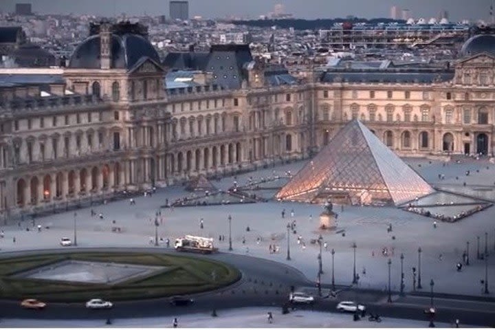 Paris Louvre Museum: Priority Entrance Guide tour image