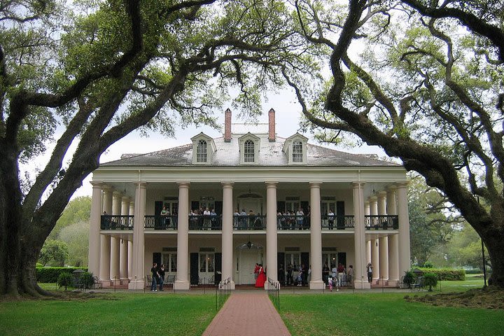 New Orleans Plantation Driving Tour image