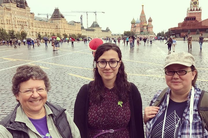 Red square and Saint Basil's cathedral tour image