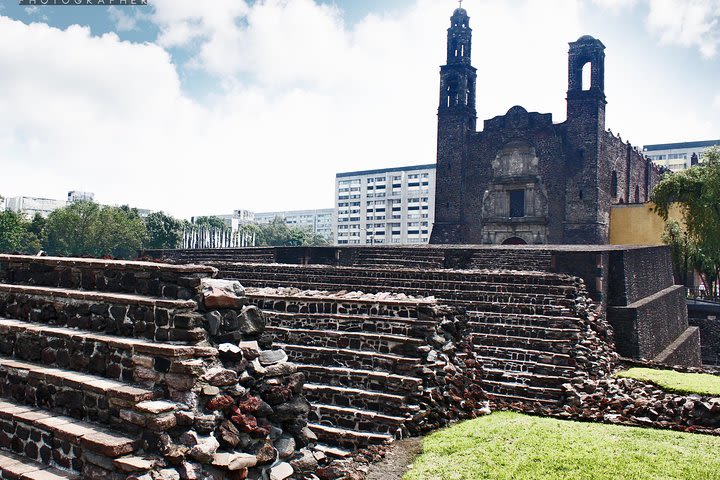 Teotihuacan & Basilica Guadalupe Tour with lunch image