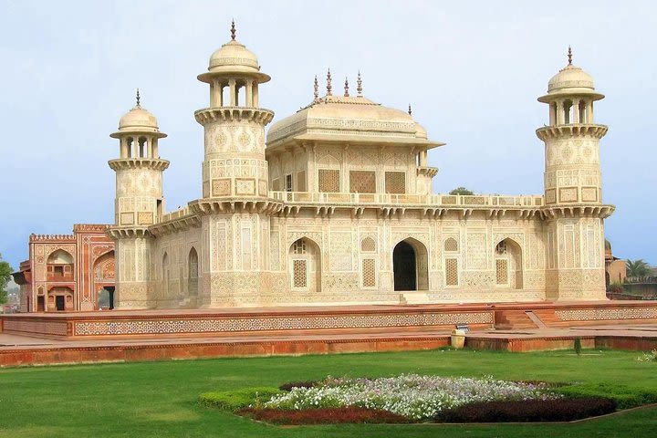 Same Day Agra Tour By Car image