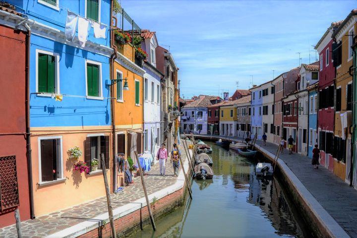 Private Murano Glassblowing & Burano Lacemaking Tour image