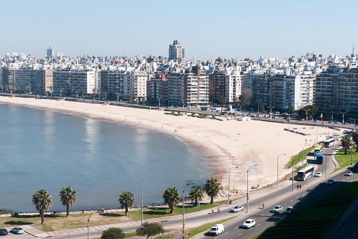 PACK 2: Transfer in - Tour Montevideo - Punta del Este - Transfer out image