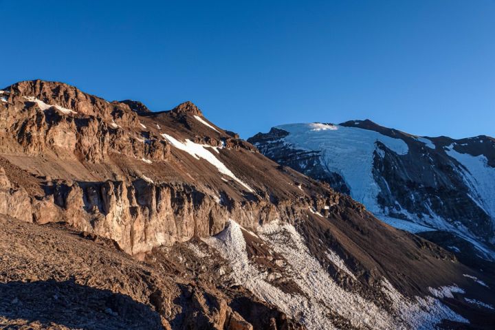 Tour al Cerro Leonera: Aventura y Campamento en las Alturas image