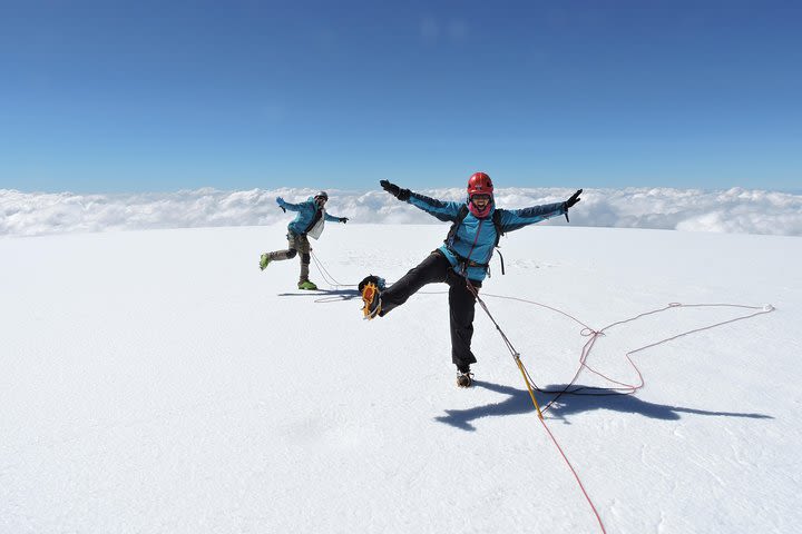 SUMMIT TOLIMAS MOUNTAIN 5.220 m.a.l.s image