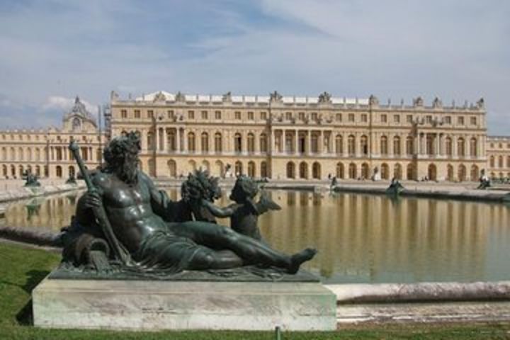 Private Versailles with Mini-van image