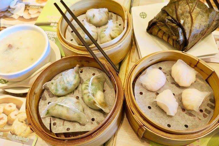 Private Food Tour: The Best Bites of Mongkok image