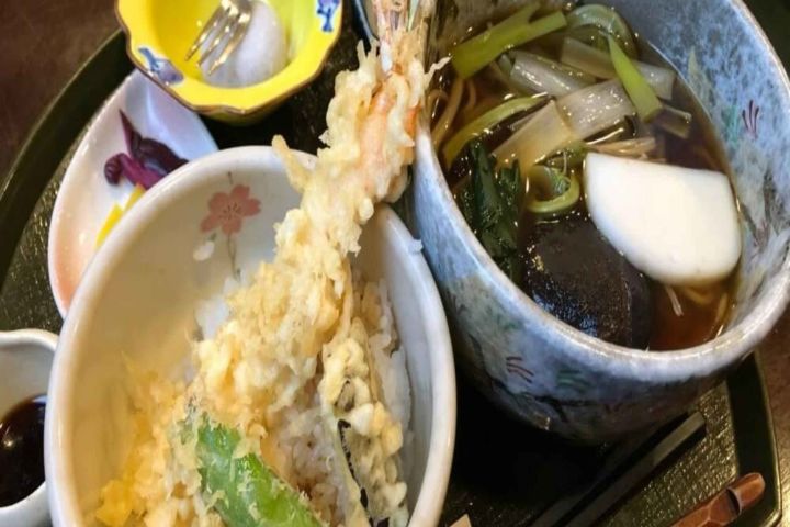 Tokyo: 3-Hour Sugamo Foodie Adventure image