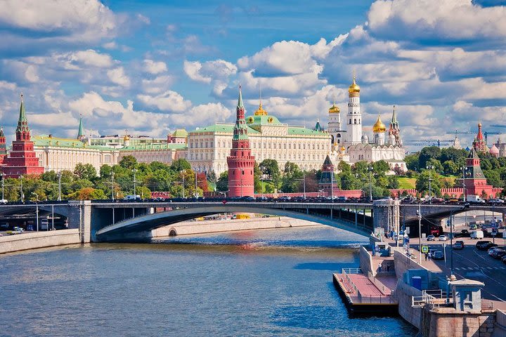 Moscow sightseeing day-time guided tour (Hotel pick up and drop off included) image