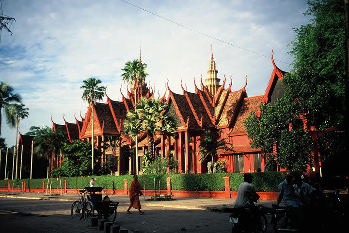 2 Days Private Guide Tour Phnom Penh Heritage image