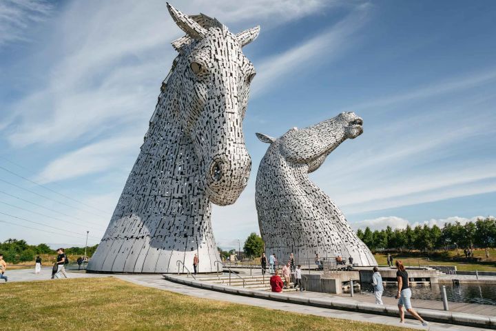 From Edinburgh: Loch Lomond, Stirling Castle & Kelpies Tour image