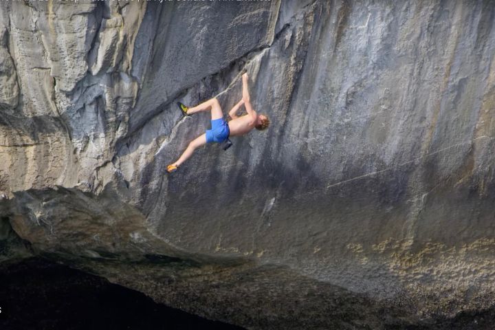 Half-Day Deep Water Soloing in Lan Ha Bay image