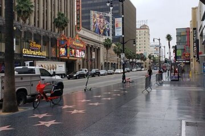 Private Hollywood Celebrity Homes Tour image