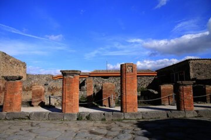 Tour of Pompeii Treasure Hunt with Skip the Line Tickets & Exclusive Guide image