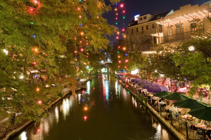 San Antonio Night Highlights & Tower Dinner image