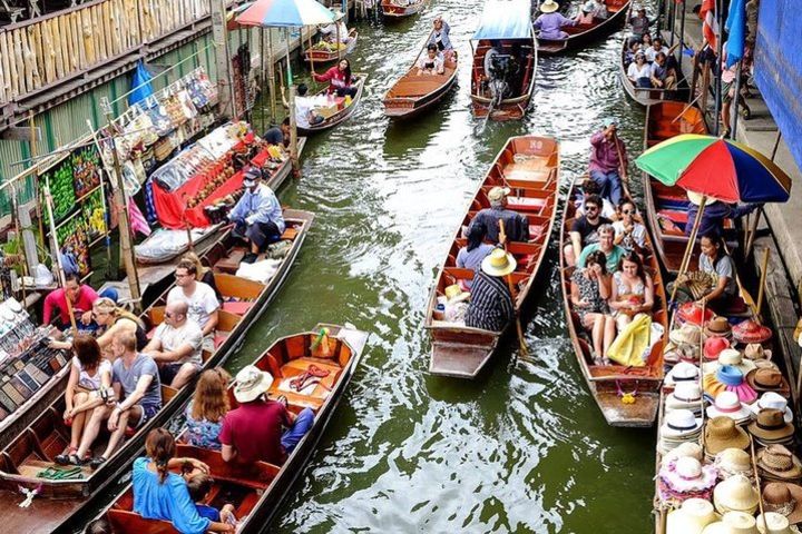 Private Amphawa Floating Market and Maeklong Railway Market Fireflies Day Tour image