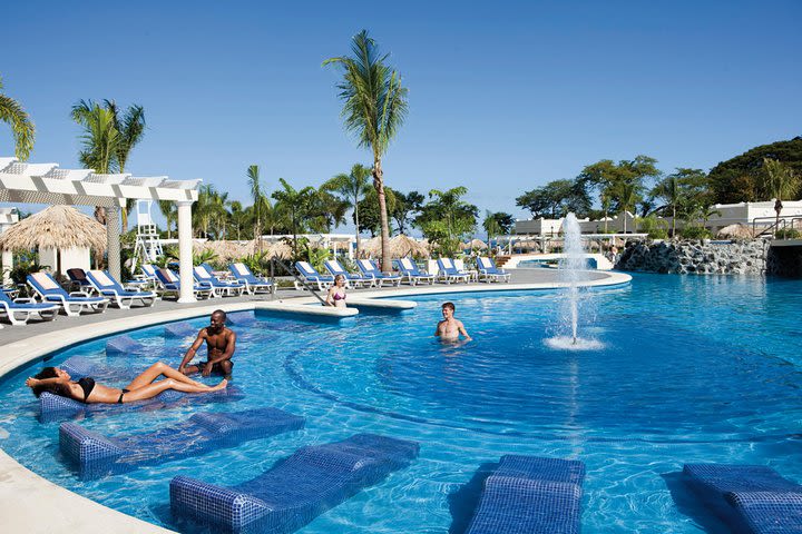 Private Transport Arenal to RIU Hotels All Inclusive image