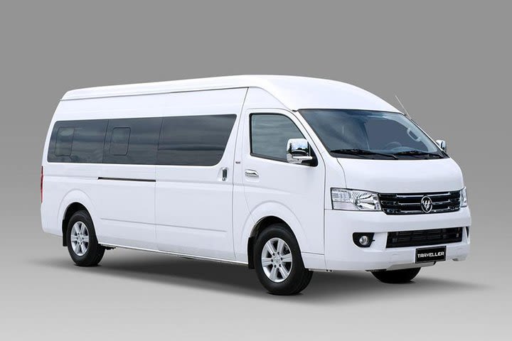 Private Manila Van Rental with Driver image