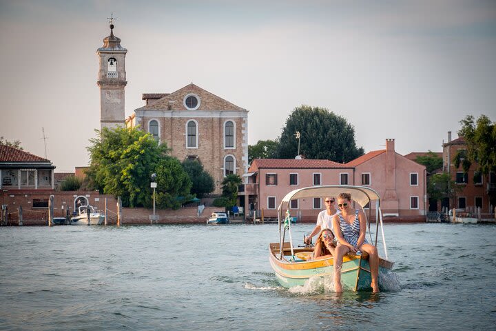 4 Hour Venetian Lagoon Tour on the traditional wooden boat with electric engine image