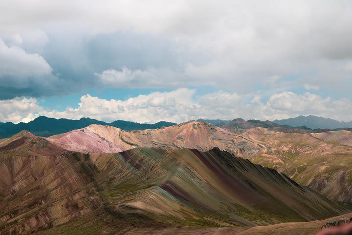 Tour de la Montaña de Arco Iris Palcoyo y el Bosque de Piedra Full Day  image