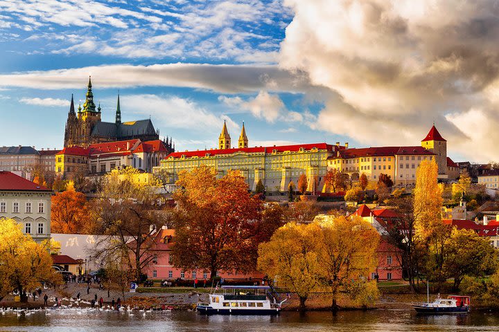 Two-Hour Morning Walking Tour of Prague Castle image