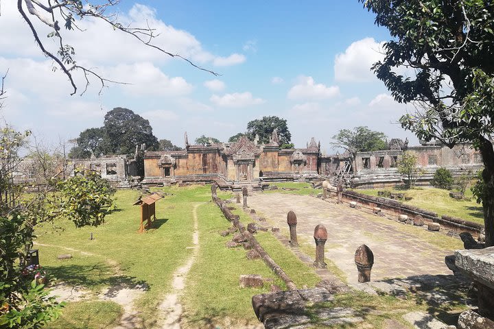 Koh ker and Preah Vihear Temple Tour image