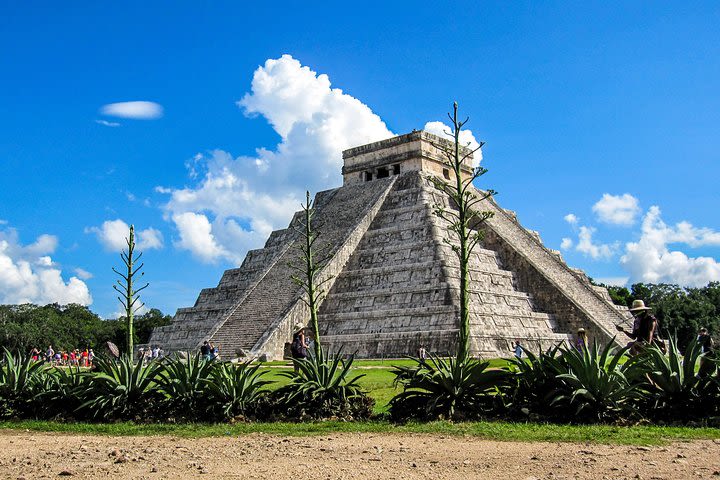 Chichen Itza Cenote Ik Kil and Coba image