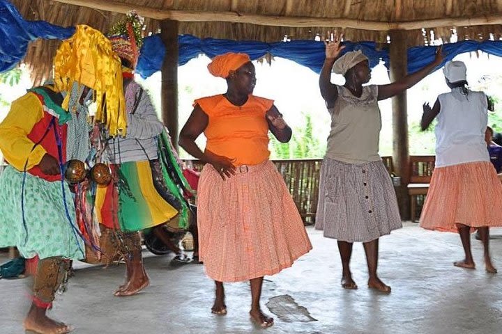 East Roatan Culture Tour image