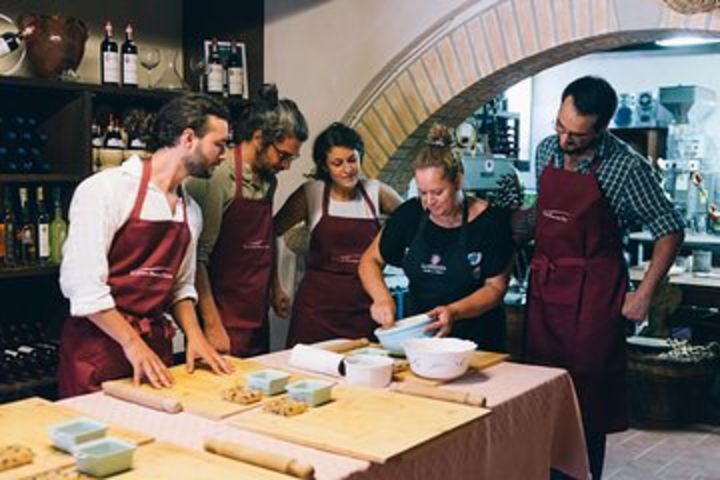 Cooking Class in Tuscan farmhouse from Siena image