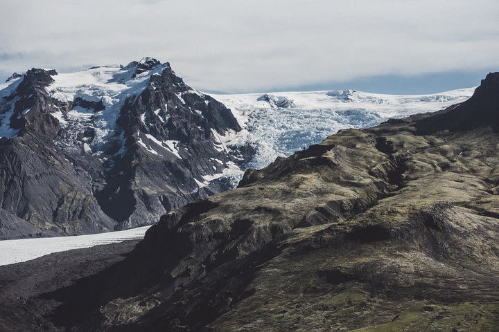 Sightseeing flight over glacier lagoons and Iceland's highest summit image