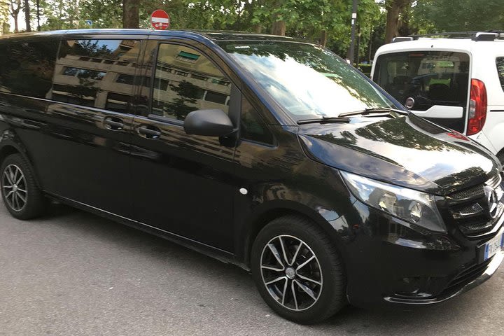 Transfer from Fiumicino airport to Rome city center with minivan image