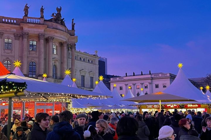 Berlin Christmas Markets Walking Tour image