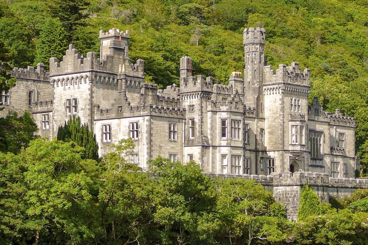 Galway to Connemara & Kylemore Abbey Day Tour image