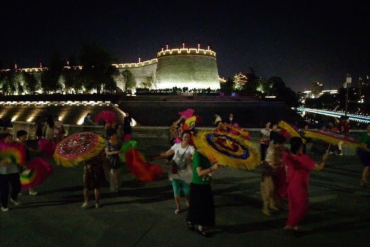 Xi'an Private 2-Hour Night Walking Tour Along City Wall  image
