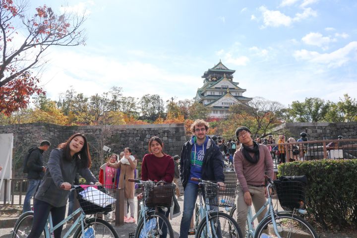 Osaka Castle Bike Tour with Takoyaki Tasting image