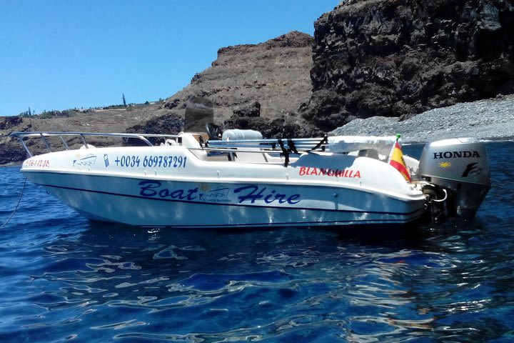 4-hour Boat Rental in La Gomera with licence required image