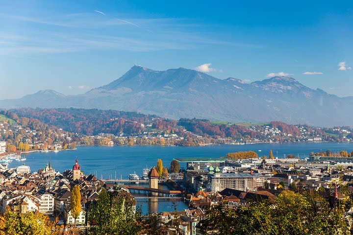 Lucerne Morning City Walk with a Local Guide image