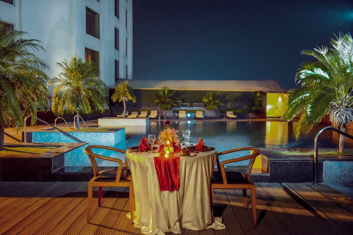 Instagram Photoshoot With Romantic Dinner Date - Charming Poolside Date image